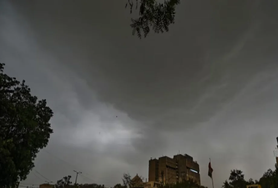 Rajasthan weather update: जयपुर सहित इन जिलों में आज है बारिश का अलर्ट, बिजली गिरने की भी जारी हुई चेतावनी