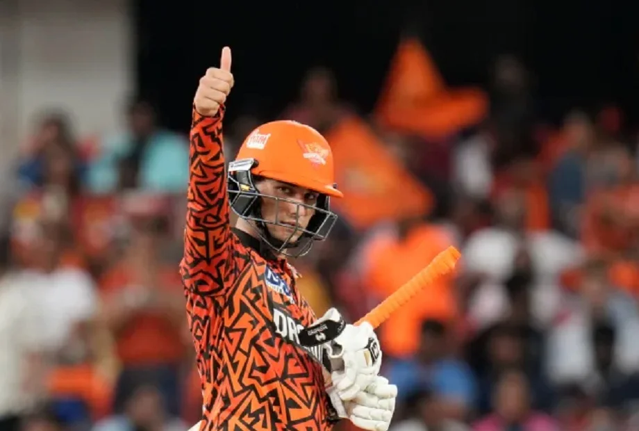 IPL 2025: अभिषेक शर्मा तोड़ सकते हैं क्रिस गेल के ये तीन बड़े रिकॉर्ड