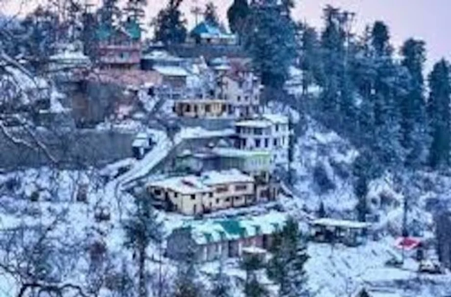 Travel Tips:  अप्रैल में घूमने के लिए बहुत ही शानदार हैं ये तीन हिल स्टेशन, बना लें पत्नी के साथ प्लान