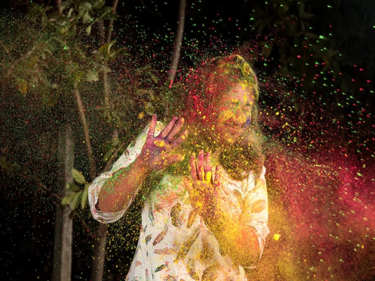 Holi 2026: त्वचा पर प्रोटेक्टिव लेयर बना देते हैं ये दो तेल, होली खेलने से पहले कर लें मालिश, मिलेगा फायदा