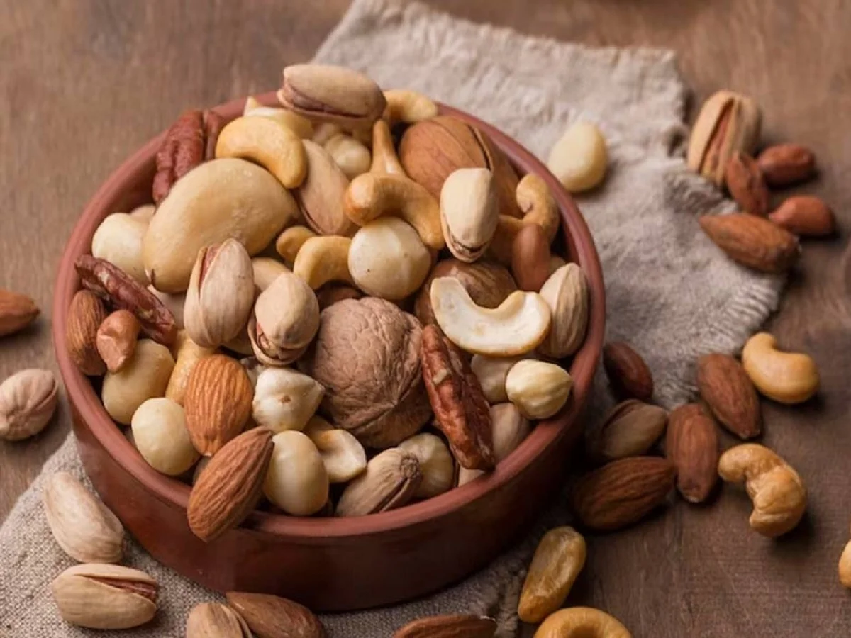 Health Tips: आज से ही डाइट में शामिल कर लें ये दो सूखे मेवे, सेहत को मिलेंगे कई फायदे