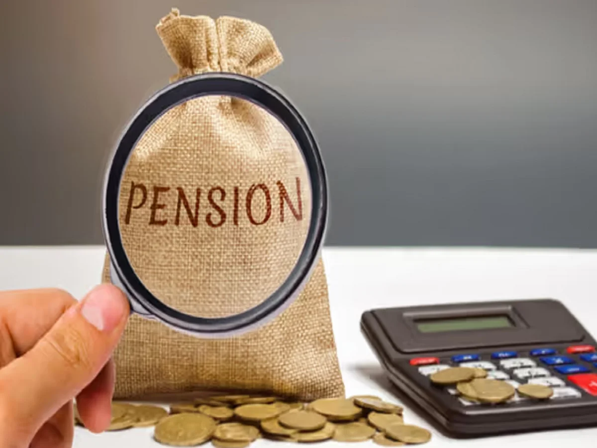Government Scheme:  सरकार इन लोगों को 60 साल की उम्र के बाद देगी हर महीने तीन हजार रुपए की पेंशन
