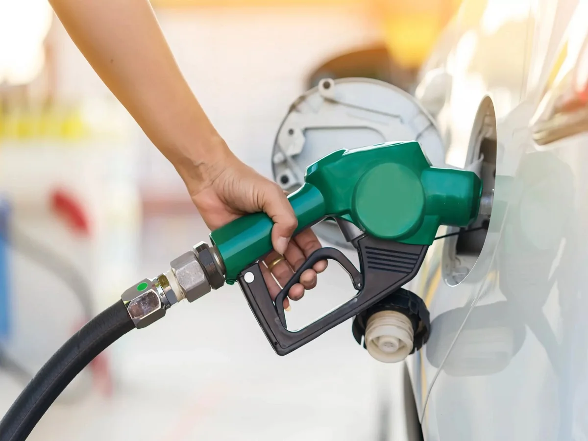 Petrol-Diesel Prices:  इजराइल-अमेरिका और ईरान जंग के बीच जारी हुई पेट्रोल-डीजल की नई कीमतें, आज ये है भाव
