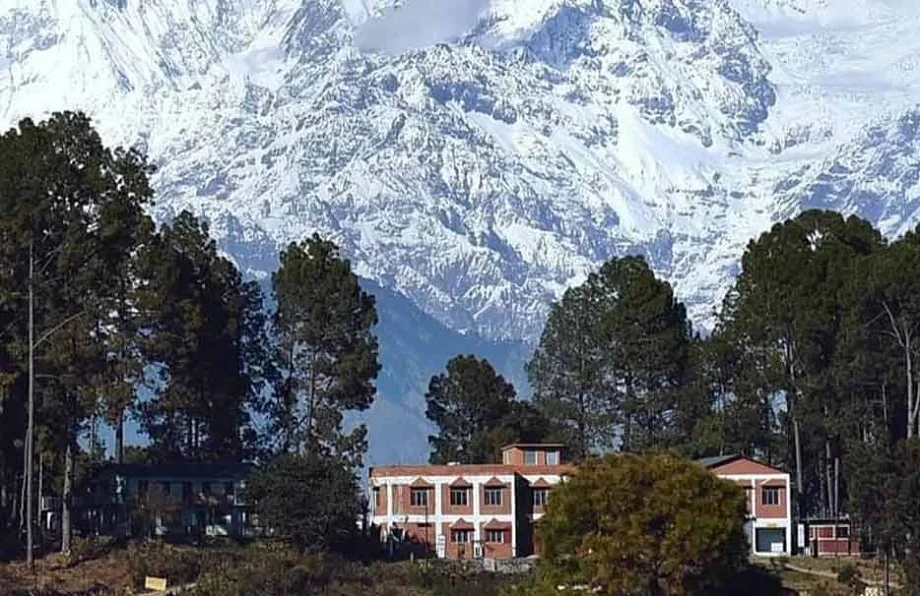 Travel Tips:  समुद्र तल से 1860 मीटर की ऊंचाई पर स्थित है बेरीनाग हिल स्टेशन, बना लें घूमने का प्लान