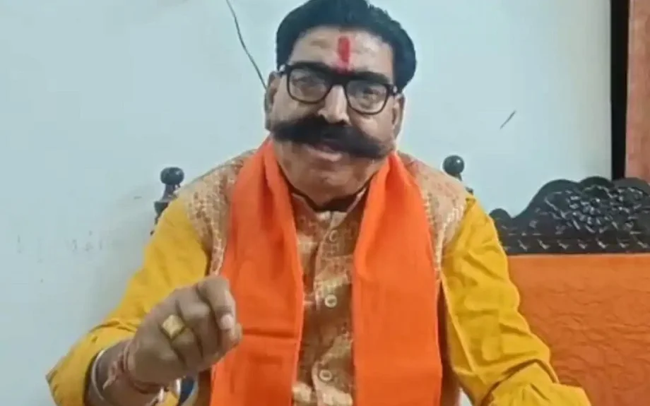 गंगाजल का छिड़काव करने के मामले में Gyandev Ahuja ने माफी मांंगने से किया इनकार, अब बोल दी है ये बड़ी बात