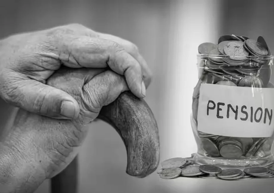 Government scheme: रुकने वाली है लाखों लोगों की पेंशन, तैयार हो चुका है प्रस्ताव, बस इस बात का है इंतजार 
