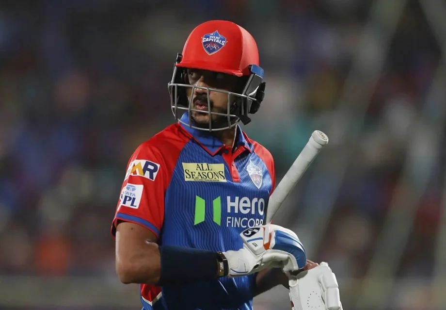 IPL 2025: अक्षर पटेल पर बीसीसीआई ने ठोका इतने लाख का जुर्माना, मैच में हुई थी ये गलती