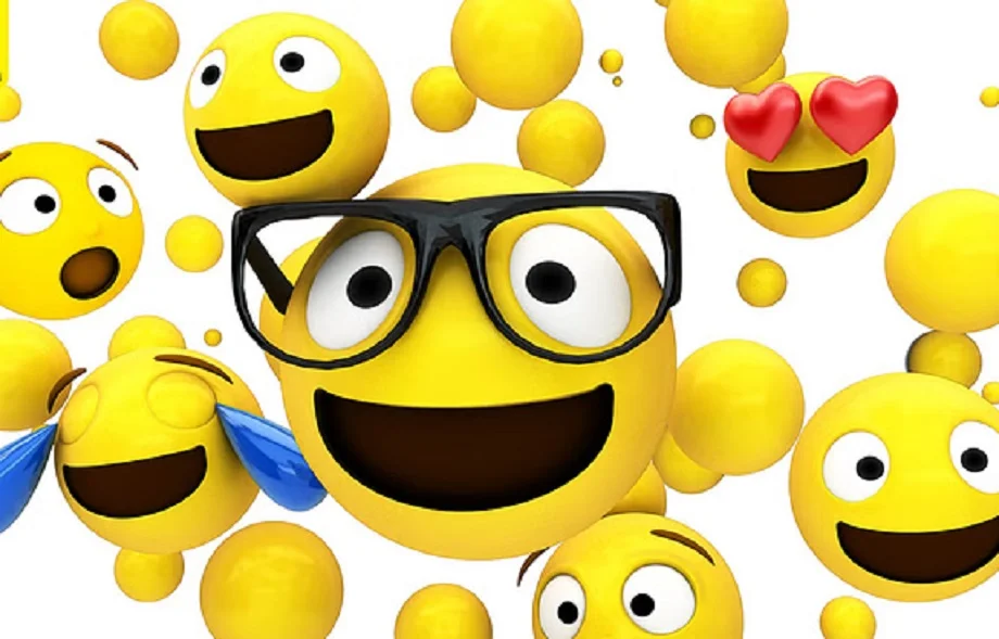 Jokes: पति आधी रात को अपनी मोटी बीवी को जगा कर बोला..