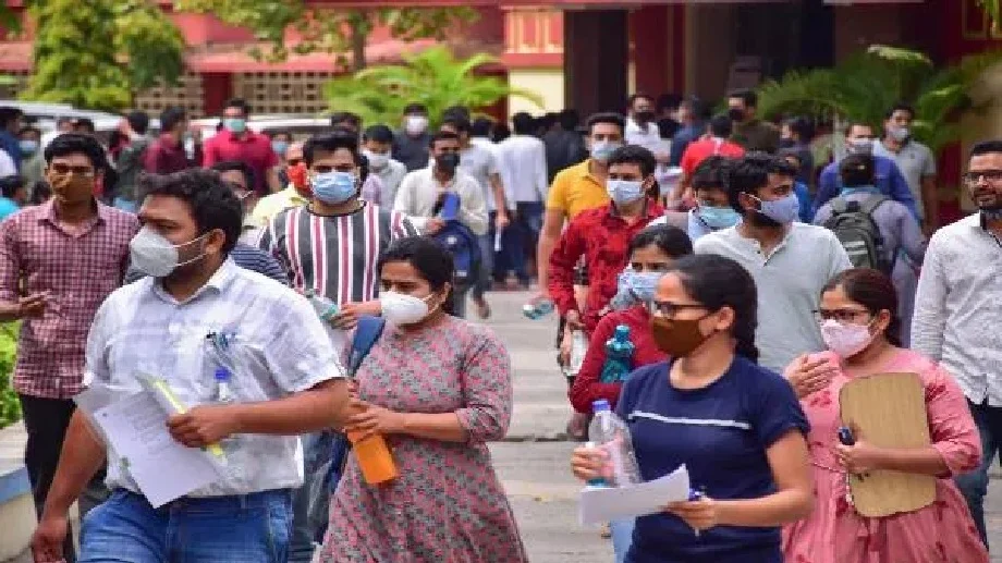 चपरासी बनने के लिेए पीएचडी, एमबीए तक की डिग्री भी दांव पर, समाचार जगत के पूछने पर मिला ये जवाब...