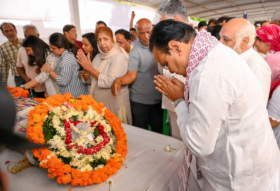 Pahalgam terror attack: जयपुर के चार्टर्ड एकाउंटेंट नीरज उधवानी का हुआ अंतिम संस्कार, राज्यपाल, मुख्यमंत्री और पूर्व सीएम सहित कई दिग्गजों ने दी श्रद्धांजलि