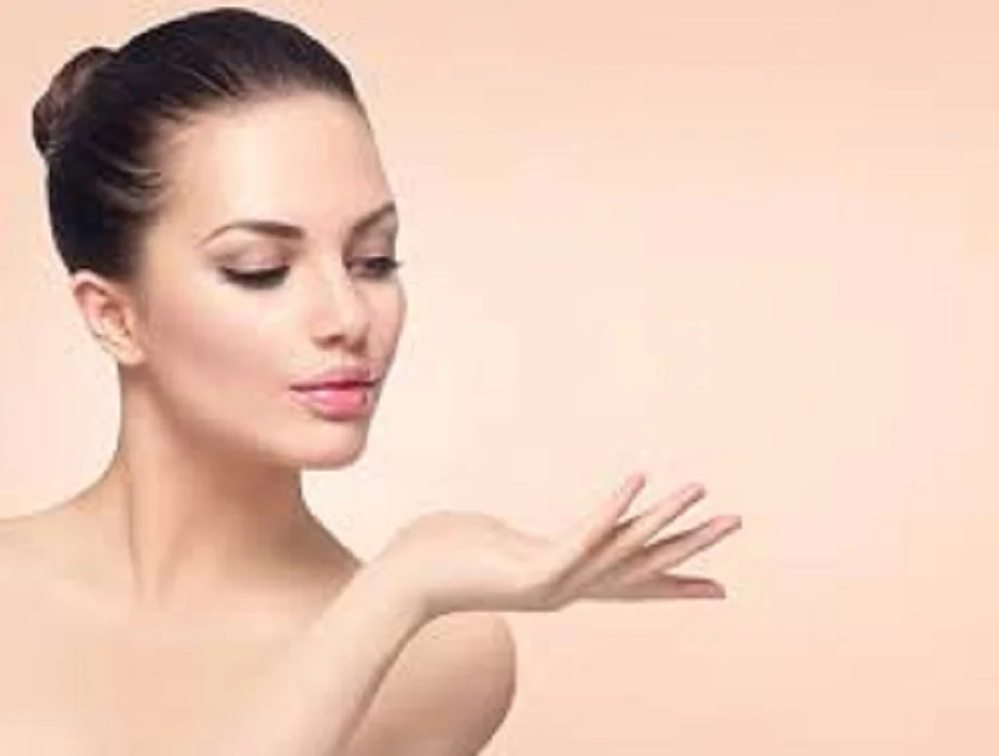 Beauty tips:  चेहरे की खूबसूरती को बढ़ा देता है गुलाब जल ओर एलोवेरा जेल का टोनर, ये परेशानियां भी हो जाती हैं दूर