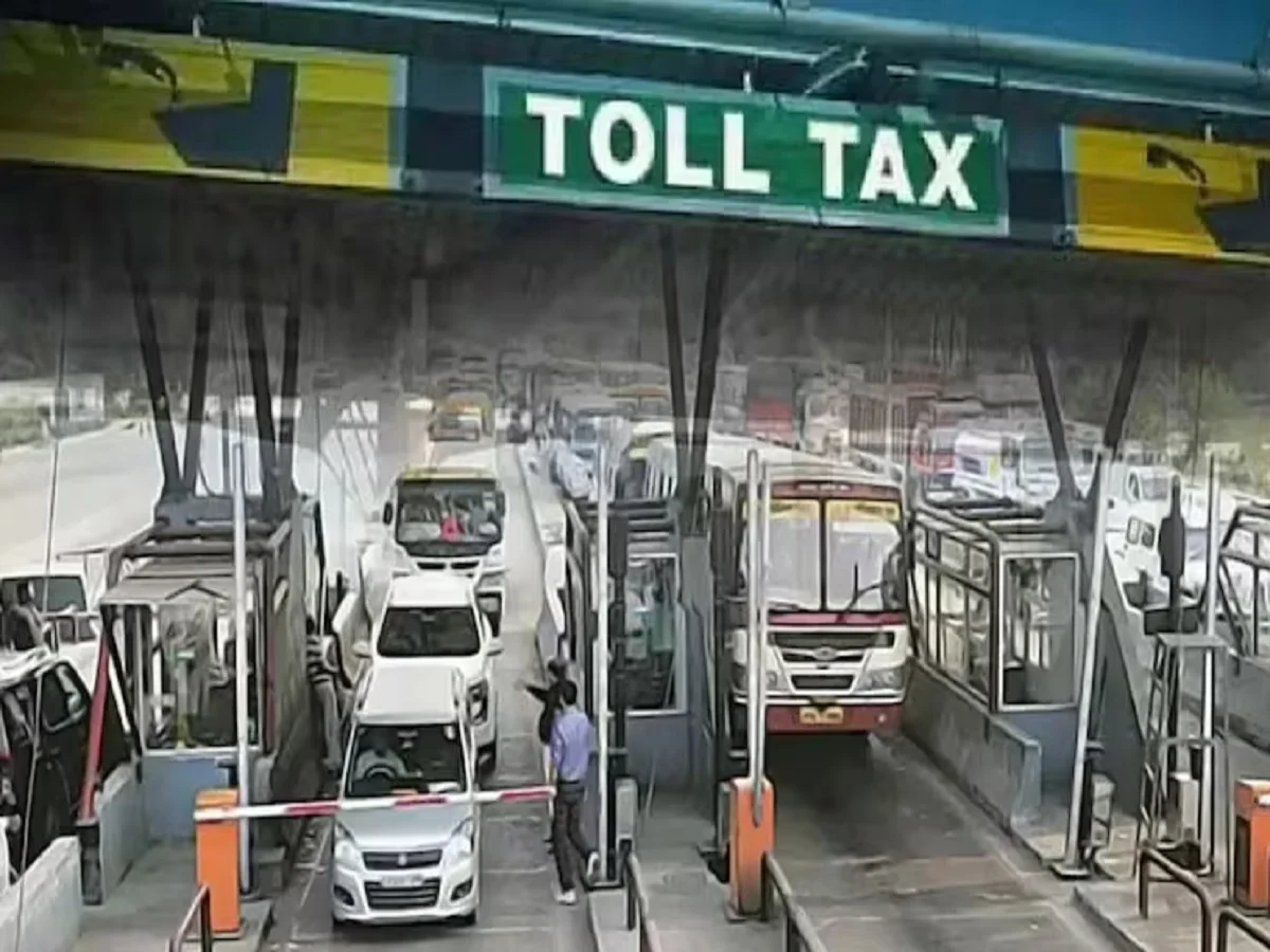 Toll Booths: 10 अप्रैल से टोल प्लाजा पर बंद हो जाएगा कैश लेनदेन, ऐसा होने पर करना होगा 25 परसेंट ज्यादा भुगतान