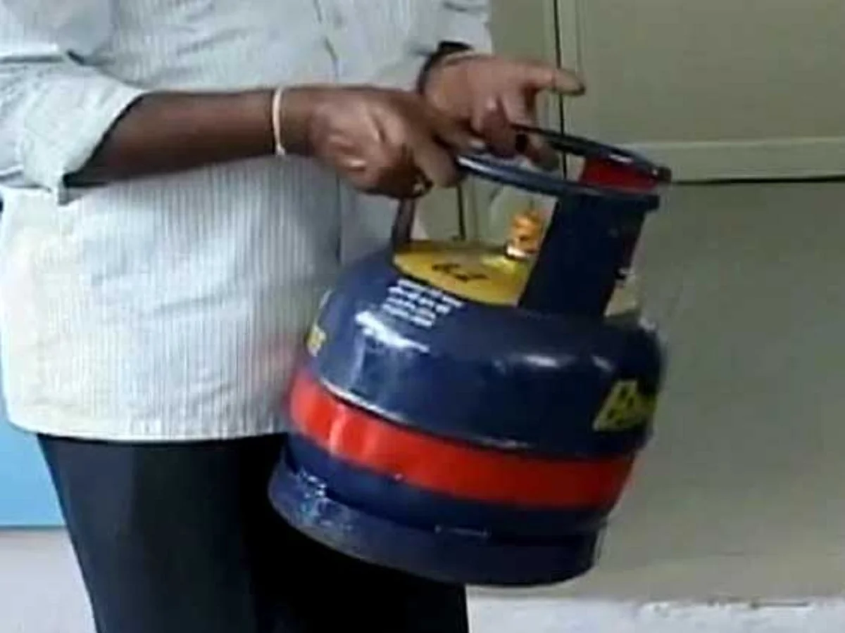 LPG: आसानी से मिल जाएगा 5 किलो वाला सिलेंडर, नहीं देना पड़ेगा एड्रेस प्रूफ