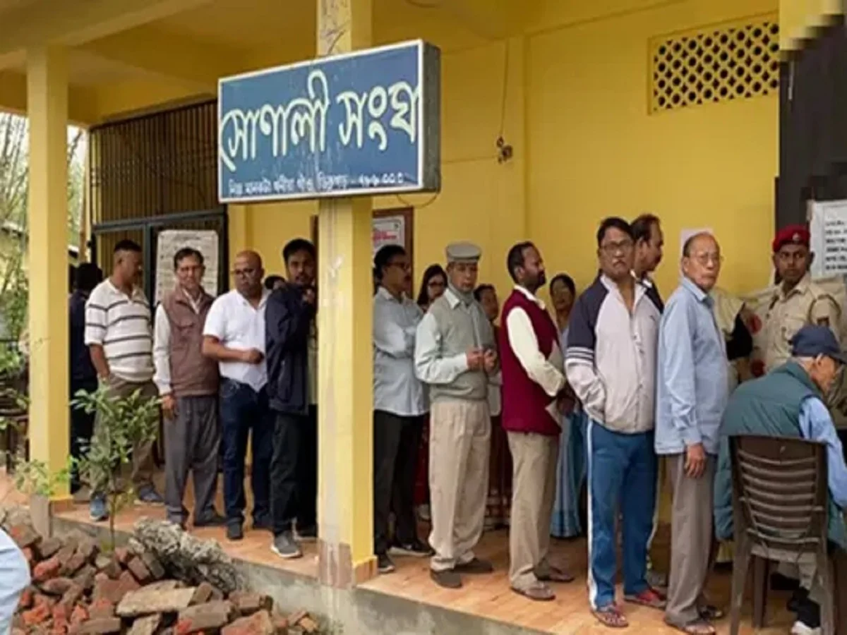 Assembly Elections: असम, केरलम और पुडुचेरी की 296 सीटों के लिए आज हो रहा है मतदान, 1899 उम्मीदवारों की किस्मत होगी ईवीएम में बंद