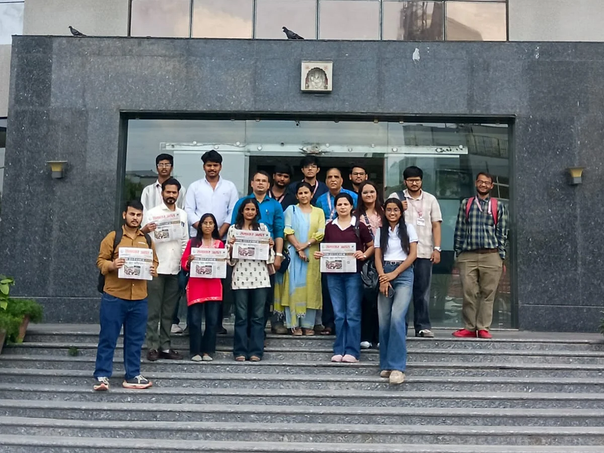 HJU के विद्यार्थियों ने समाचार जगत कार्यालय में सीखी अखबार निर्माण की प्रक्रिया