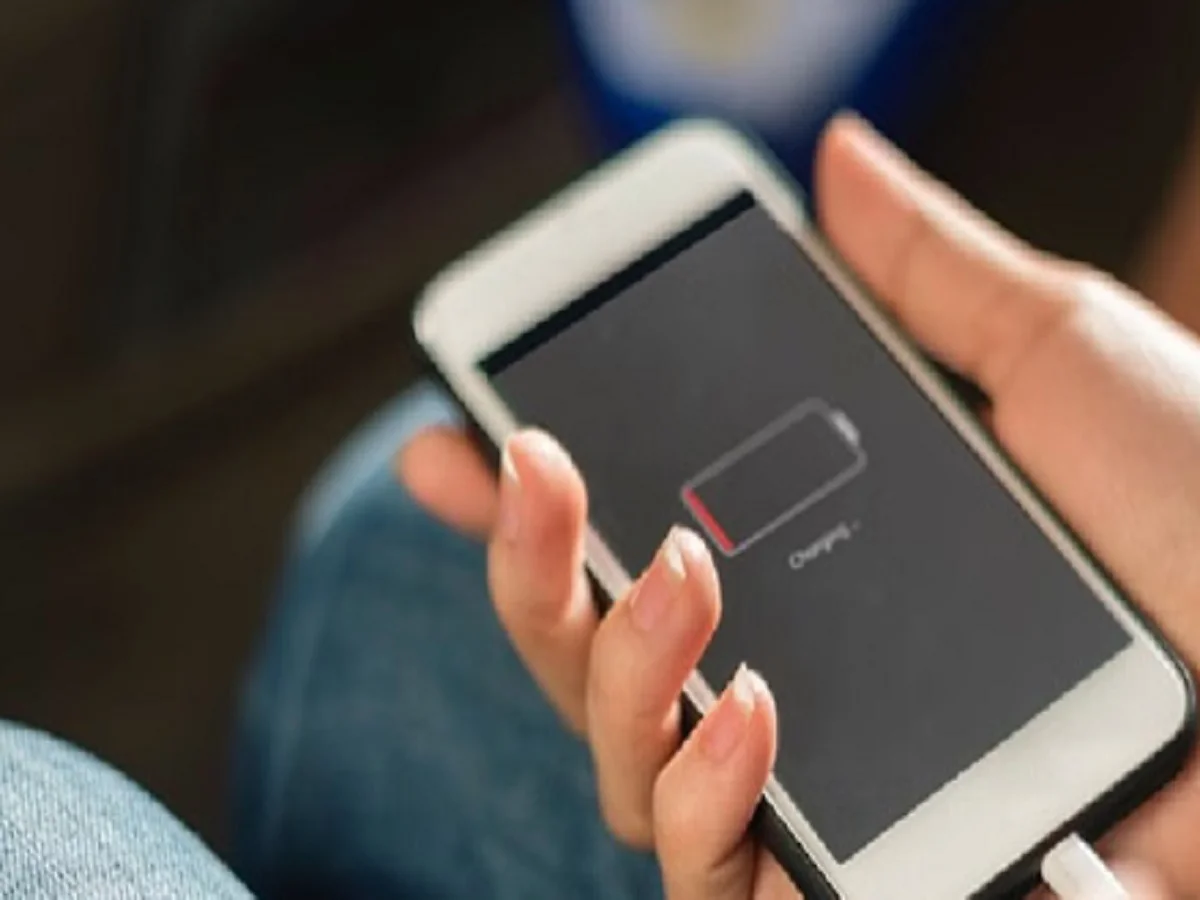 Tech Tips: बढ़ जाएगी स्मार्टफोन बैटरी की लाइफ, बस कर लें ये छोटा सा काम