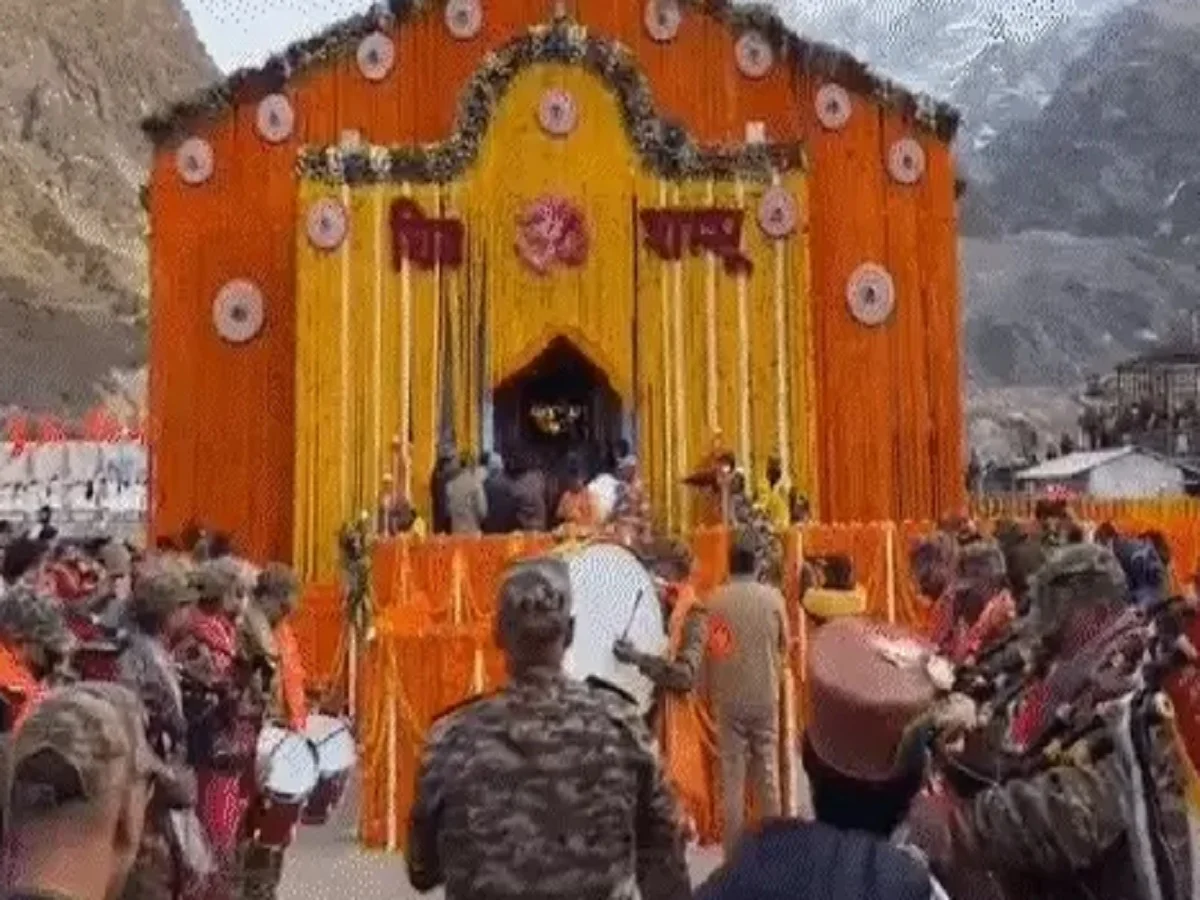 हर-हर महादेव और जय बाबा केदार के जयकारों से गूंजा केदारनाथ धाम, 181 दिनों के बाद खुले कपाट