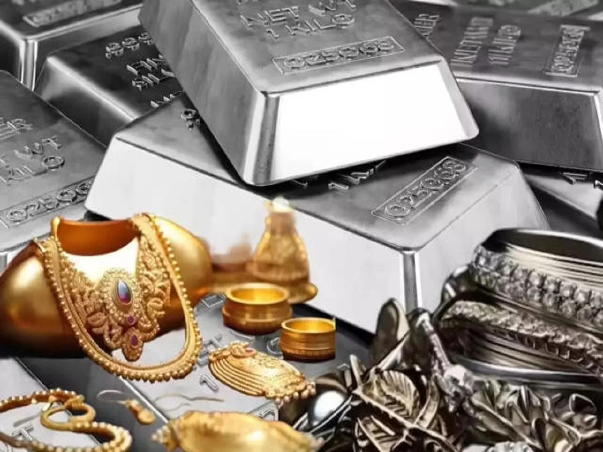 Gold-Silver Prices: चांदी की कीमत में भारी गिरावट, इतना गिर गया है सोने का भाव