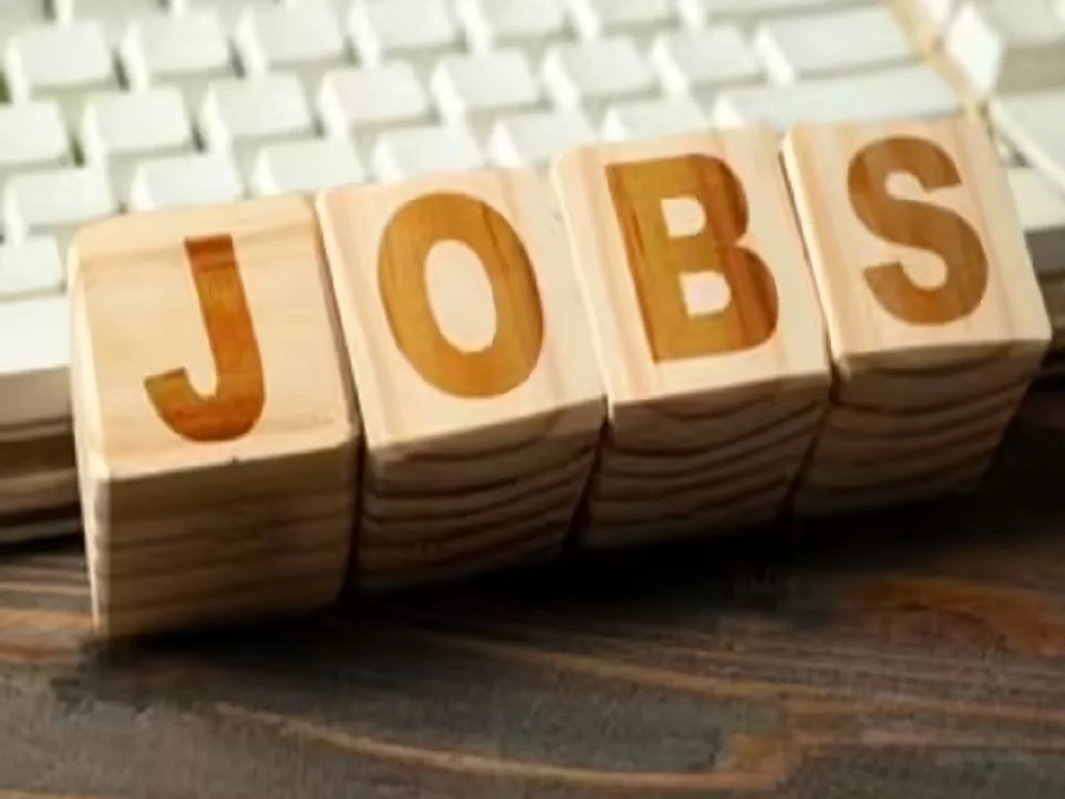 Government Job: भारतीय वायु सेना की इस भर्ती के लिए आवेदन करने के पात्र हैं 10वीं और 12वीं पास अभ्यर्थी