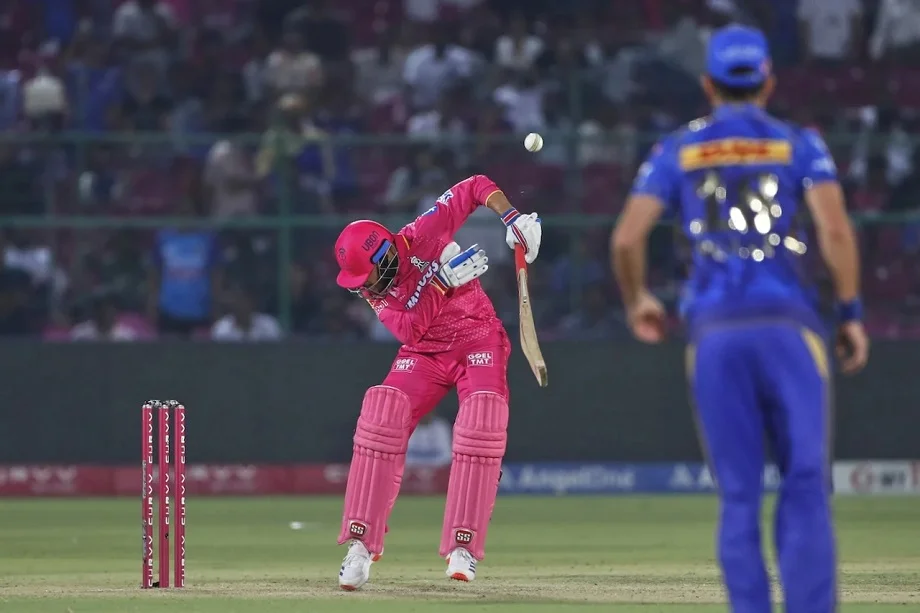 IPL 2025:  राजस्थान रॉयल्स प्लेऑफ की रेस से बाहर, MI ने 100 रनों से मैच जीत कर डाला ये कारनामा