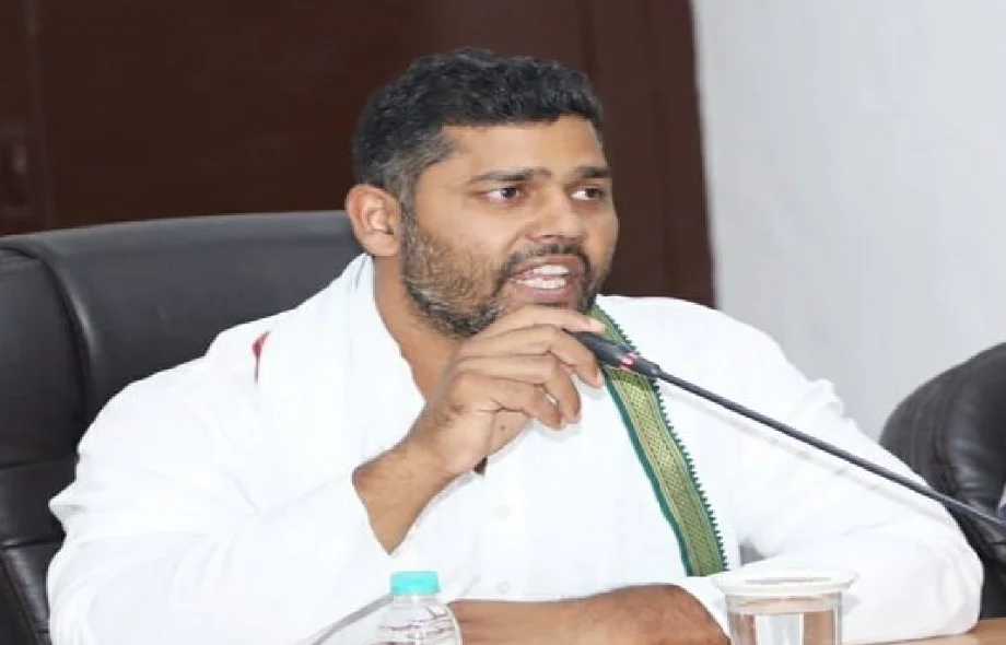 Rajasthan: अशोक चांदना ने बालमुकुंद आचार्य को लेकर दिया विवादित बयान, कहा- वो चवन्ना आदमी...