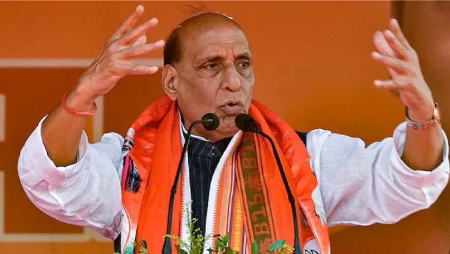 रक्षा मंत्री राजनाथ सिंह ने बताया ऑपरेशन सिंदूर का संबंध भगवान हनुमान की विचारधारा से, बोले देश की सेना के सामने नतमस्तक...
