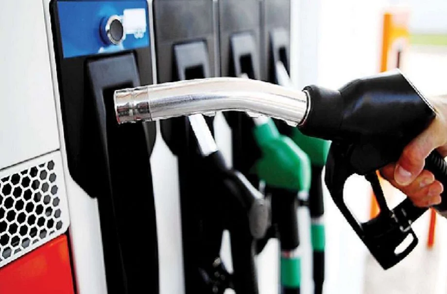 10 मई के बाद से Petrol Pumps पर नहीं मिलेगी ऑनलाइन पेमेंट की सुविधा, करना होगा कैश भुगतान