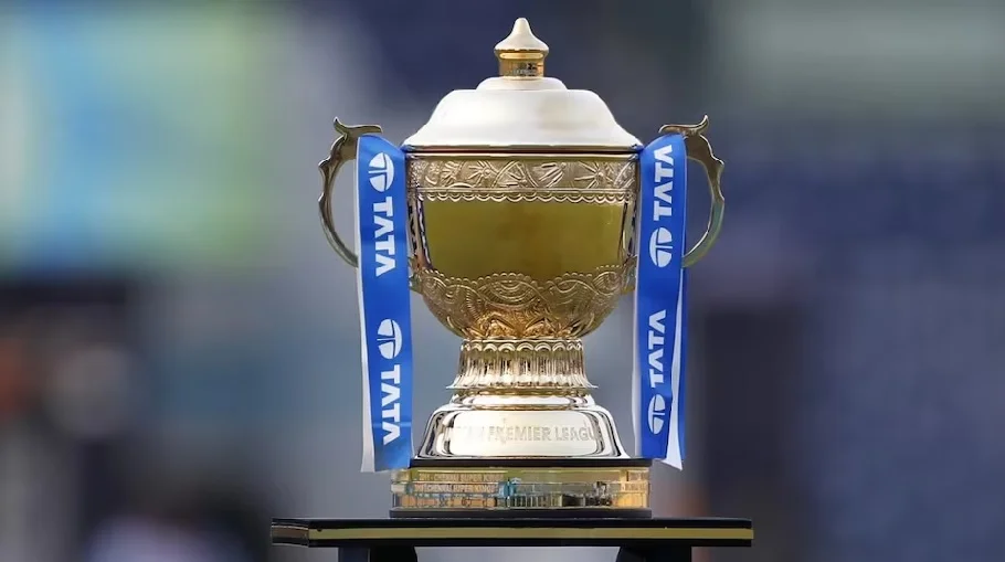 BCCI कोशिश में है कि फिर से शुरू हो IPL, लेकिन RCB, PBKS, KKR के विदेशी खिलाड़ी गए अपने घर...