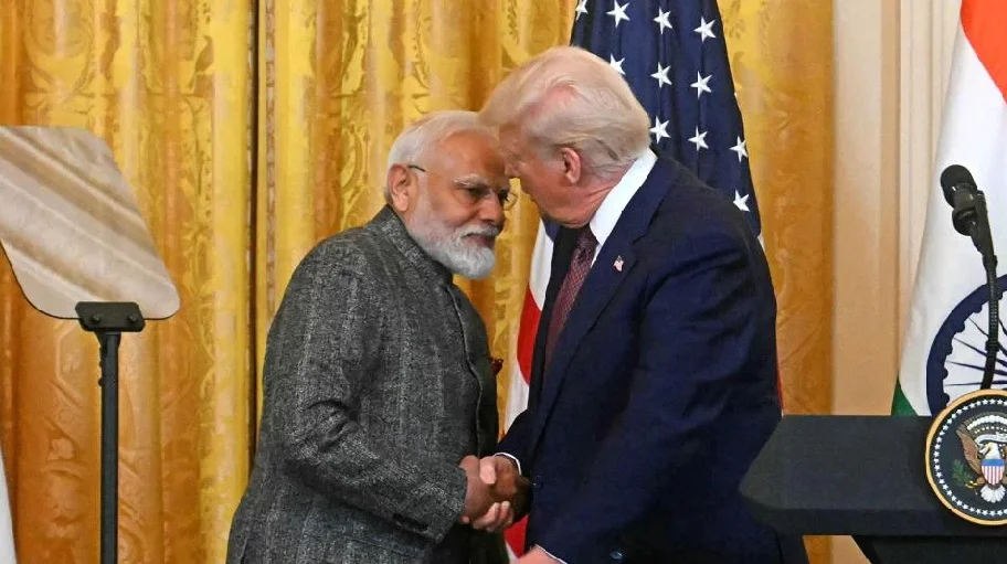 डोनाल्ड ट्रंप की जम्मू-कश्मीर विवाद में मध्यता की पेशकश का पाक ने किया स्वागत, भारत ने किया साफ - संभव नहीं...
