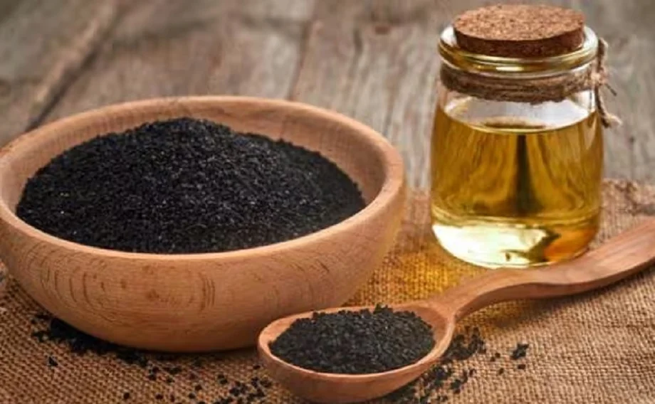 Beauty Tips: चेहरे की खूबसूरती बढ़ा देता है कलौंजी का तेल, ये परेशानियां हो जाती हैं दूर