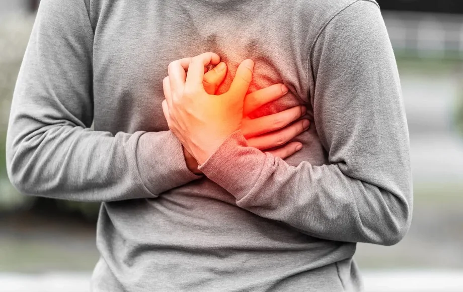 Health Tips: हार्ट अटैक और स्ट्रोक का खतरा हो जाएगा कम, आज से ही पीना शुरू कर दें ये पानी