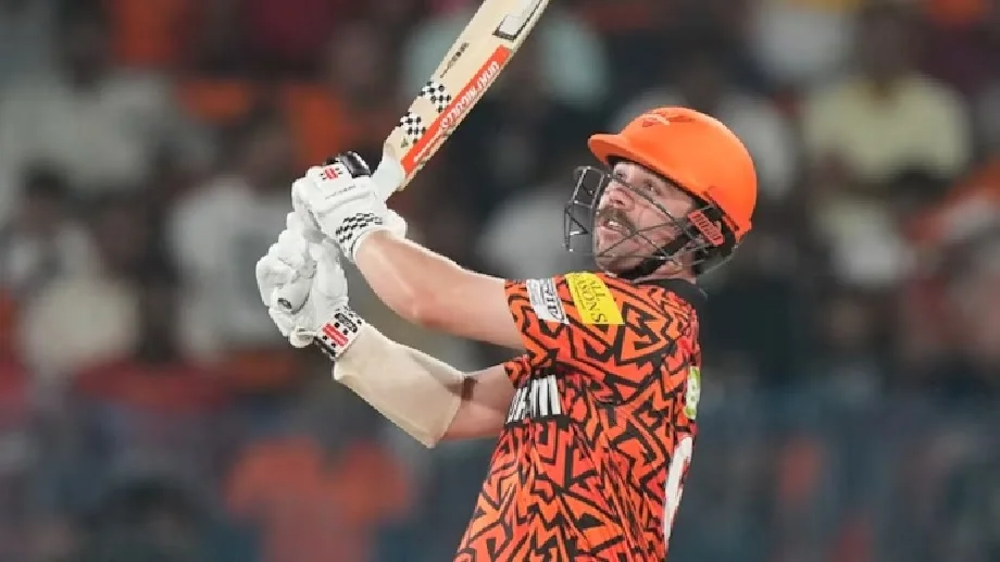 IPL 2025 :  अभी भारत नहीं पहुंचे हैं SRH के सलामी बल्लेबाज ट्रैविस हेड, कोरोना से हो गए थे संक्रमित लेकिन...