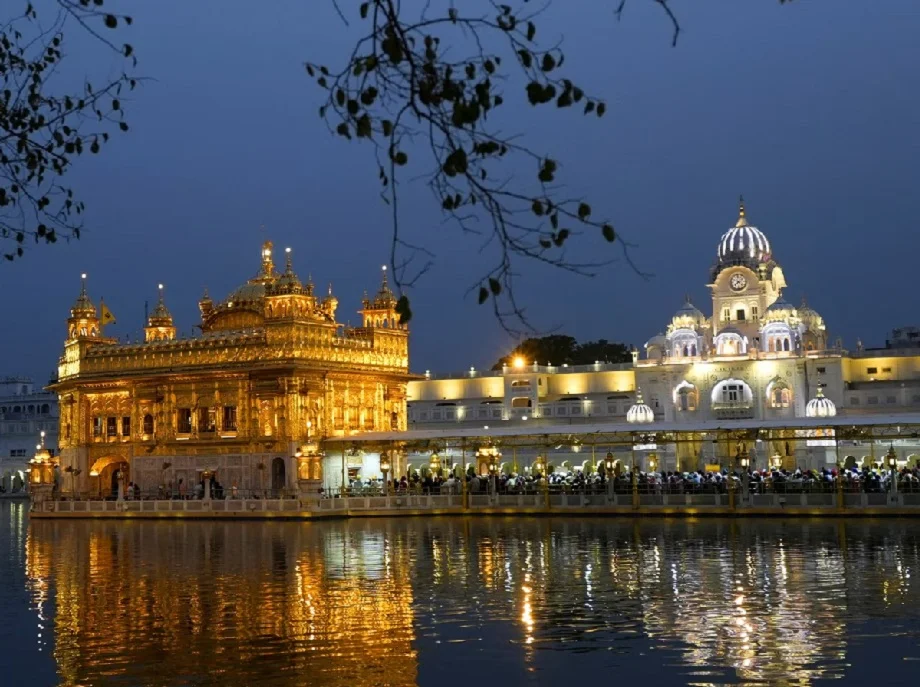 पाक ने ड्रोन हमले में अमृतसर के स्वर्ण मंदिर को बनाया था निशाना, भारतीय सेना के वरिष्ठ अधिकारी ने किया खुलासा...