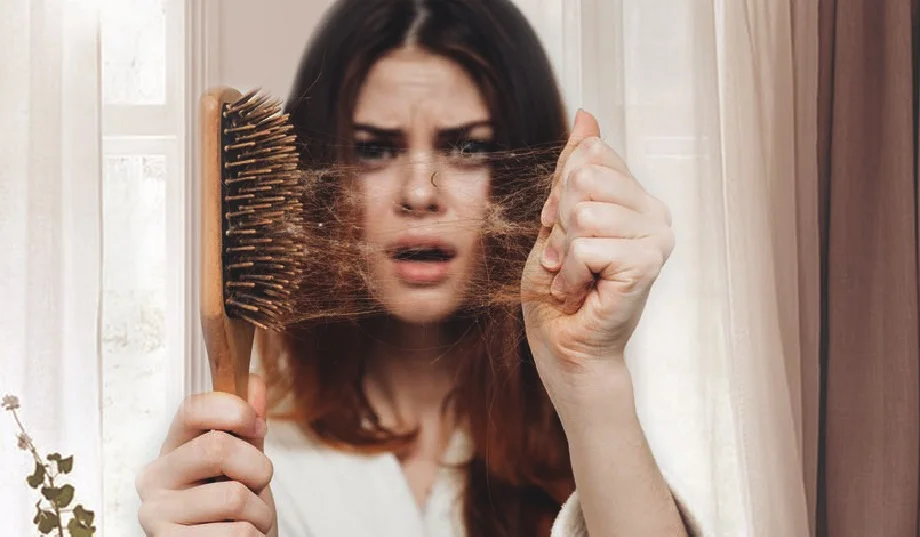 Hair Fall : कम उम्र में झड़ने लगे हैं आपके बाल ? इन उपायों में मिलेगा आपको आराम.. 