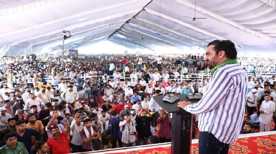 Rajasthan : SI भर्ती परीक्षा मामले में हनुमान बेनीवाल ने दिखाया दम, जयपुर में निकाली युवा आक्रोश रैली...