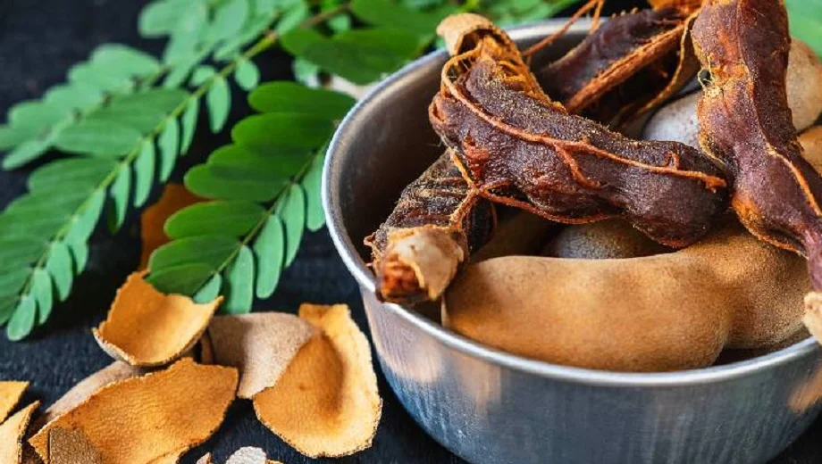 Beauty Tips: चेहरे की चमक बढ़ा देती है इमली, इस प्रकार बना लें फेस पैक