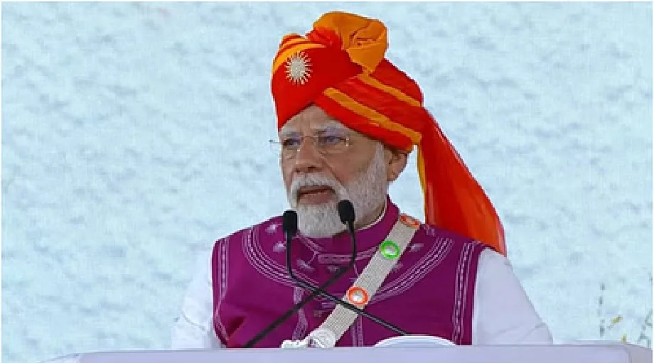 पीएम मोदी ने पाकिस्तान को फिर किया साफ, कहा- चैन की जिंदगी जिओ, रोटी खाओ, वरना मेरी गोली...
