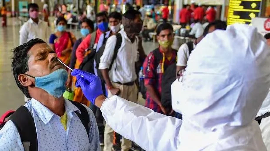 कोरोना के बढ़ते मामलों के बीच भारत में मिले 4 नए वेरिएंट, ICMR के महानिदेशक ने कही ये बात...