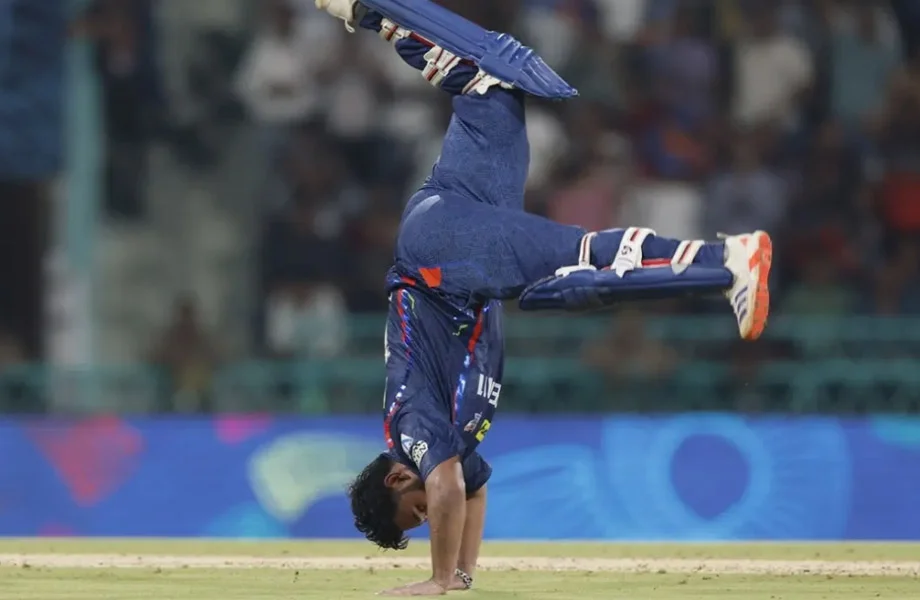 BCCI  ने पंत पर लगा दिया है 30 लाख का जुर्माना, ये है कारण 