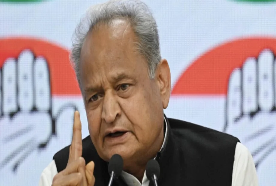 पुलिस कांस्टेबल सुनील विश्नोई की मौत को लेकर Gehlot ने भजनलाल सरकार को घेरा, कहा- सरकार माफियाओं के सामने...
