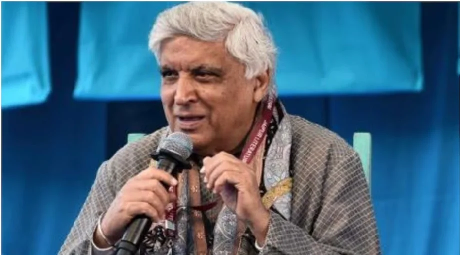 जावेद अख्तर ने पाकिस्तानी अदाकारा बुशरा अंसारी पर किया पलटवार, कहा- 'मैं और शबाना फुटपाथ पर सोते हैं 