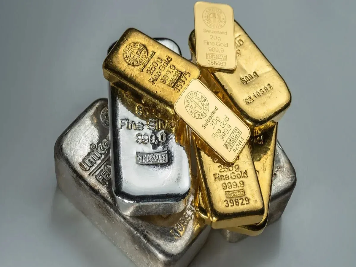 Gold Silver Price: सोने चांदी के भावों में आज हुई बढ़ोतरी, लेने जा रहे हैं तो देख ले एक बार ताजा रेट