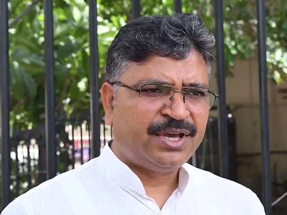 युवाओं की मेहनत, समय और भविष्य के साथ भाजपा सरकार लगातार खिलवाड़ कर रही है: Jully