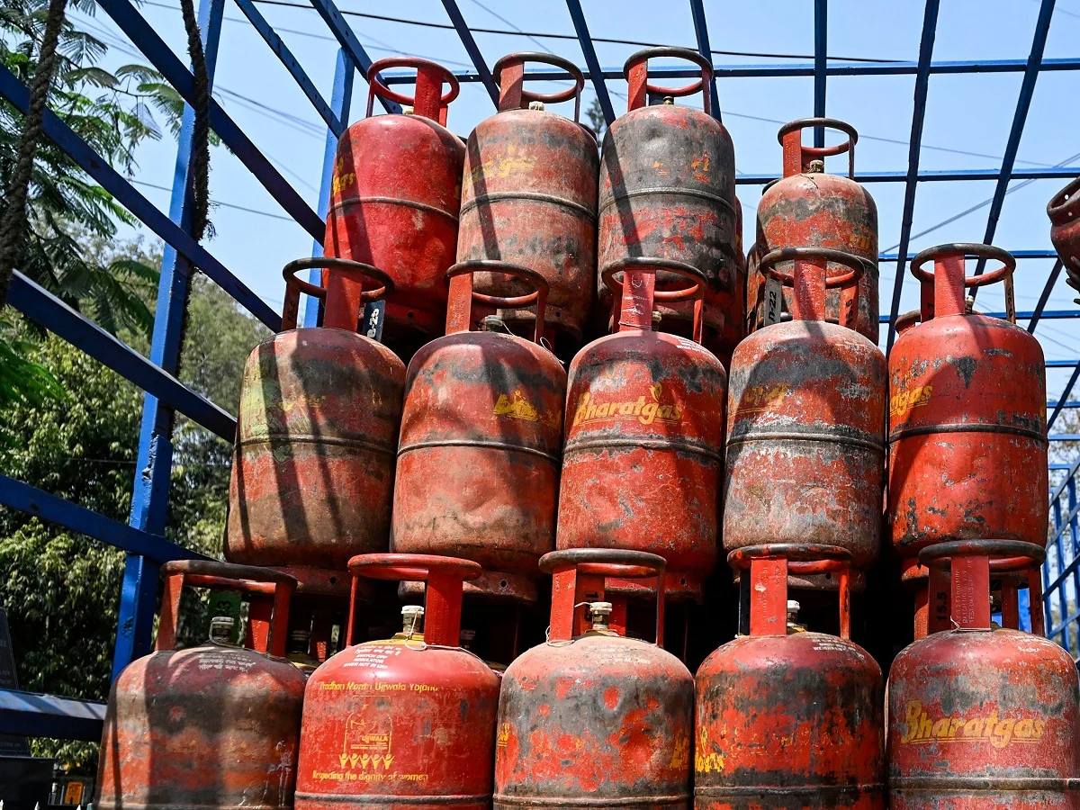 LPG Gas Connection: तुंरत ही कर लें ये काम, नहीं तो बंद हो जाएगी सिलेंडर की डिलीवरी