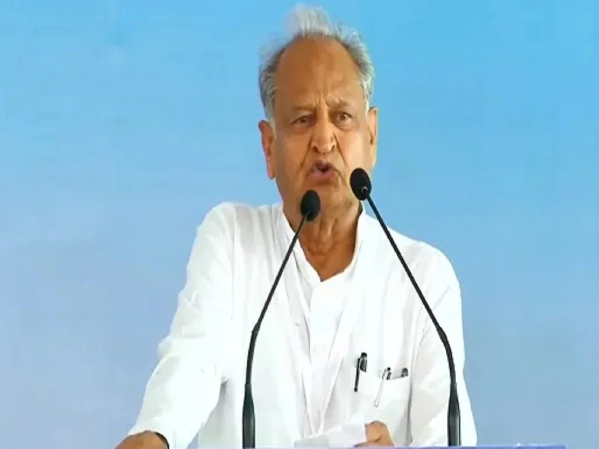 अशोक गहलोत ने NEET पेपर लीक मामले में गिरफ्तार आरोपी दिनेश बिंवाल को बताया बीजेपी नेता