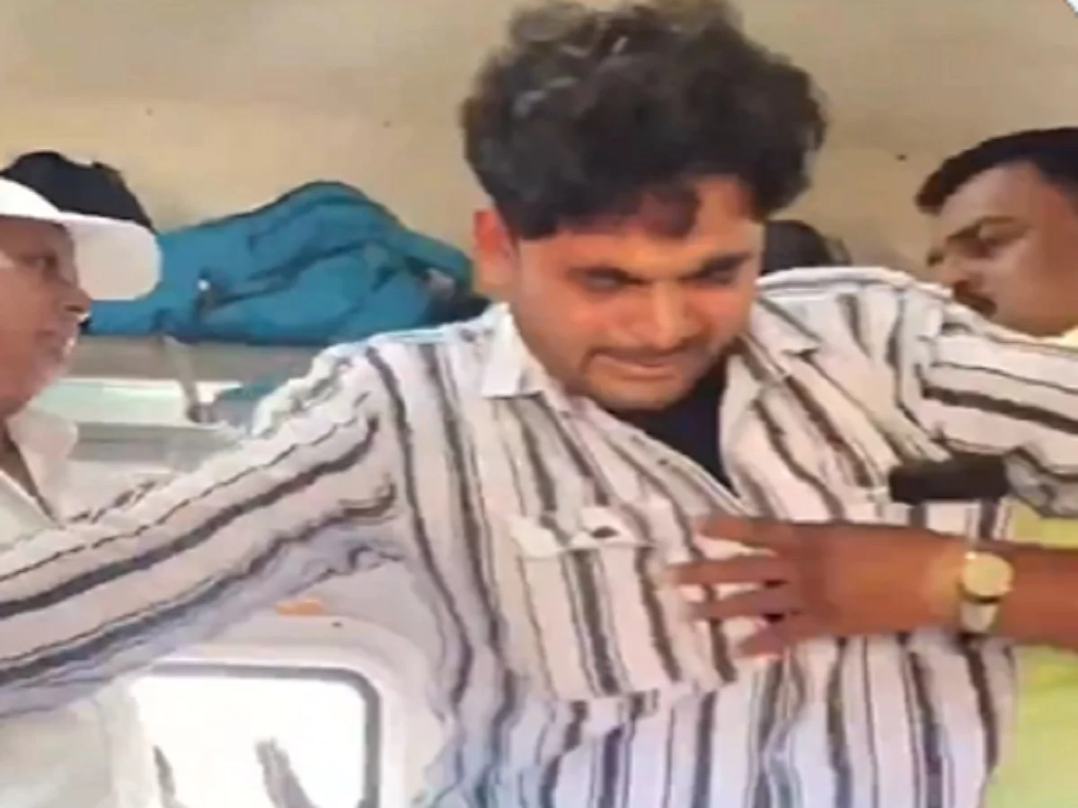 Viral Video: ट्रेन में शख्स ने सात साल की बच्ची के साथ कर दी शर्मनाक हरकत, फिर जो हुआ…