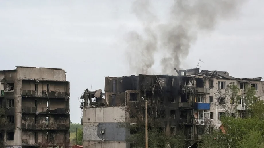 Ukraine Russia War : 40 रूसी जेट विमानों पर यूक्रेन ने किया हमला, फिर रूस ने किया सबसे बड़ा ड्रोन हमला...