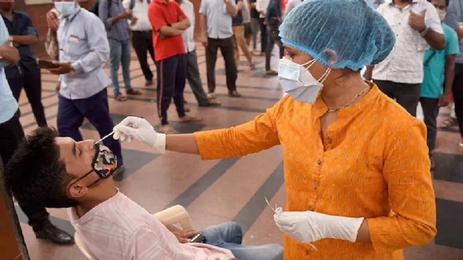 Covid Update : भारत में कोरोना संक्रमितों की संख्या 4000 के करीब पहुंची, पढ़ें वो 5 बातें जिसकी आपको होनी चाहिए जानकारी..