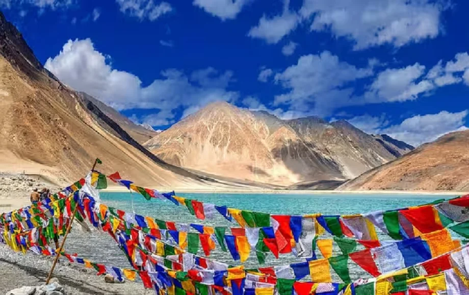 Travel Tips: लद्दाख भ्रमण के लिए आज ही बुक करवा लें अपना टिकट, आईआरसीटीसी ने पेश किया शानदार टूर पैकेज
