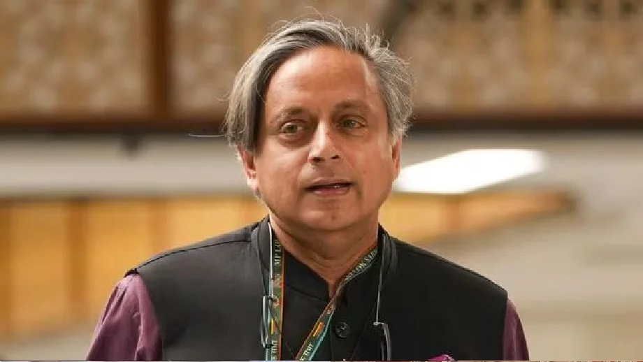 काउंसिल ऑन फॉरेन रिलेशंस में थरूर ने किया साफ, कहा- पाकिस्तान से बातचीन संभव नहीं क्यों कि बात बराबर वालों से होती है...